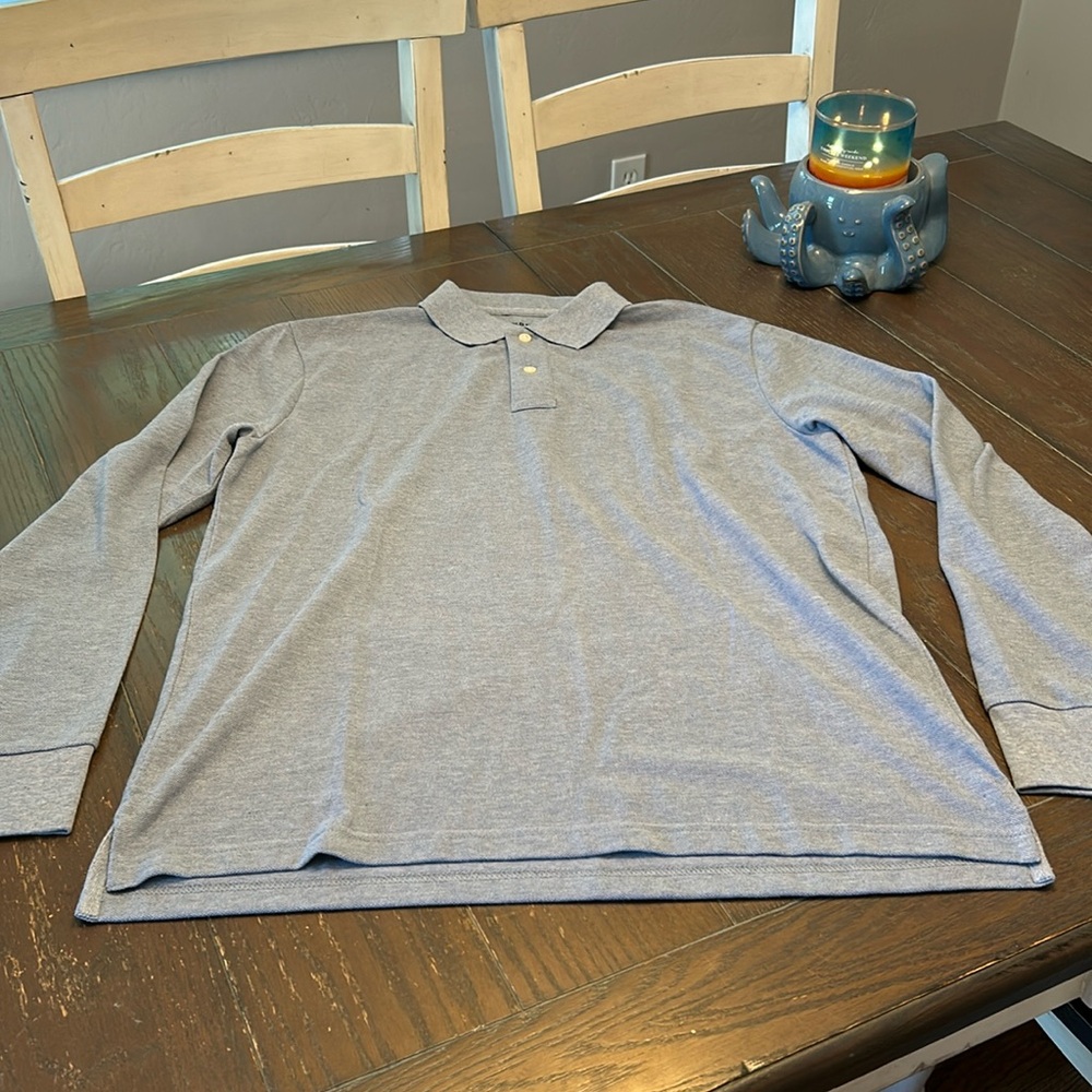 Old Navy Men’s Long Sleeve polo Shirt.  Size L.  Blue.